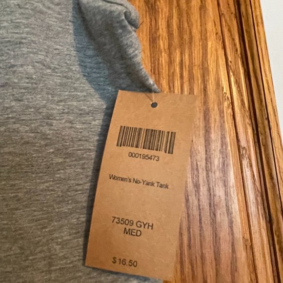 Women's No-Yank Tank - NWT - Picture 6 of 6